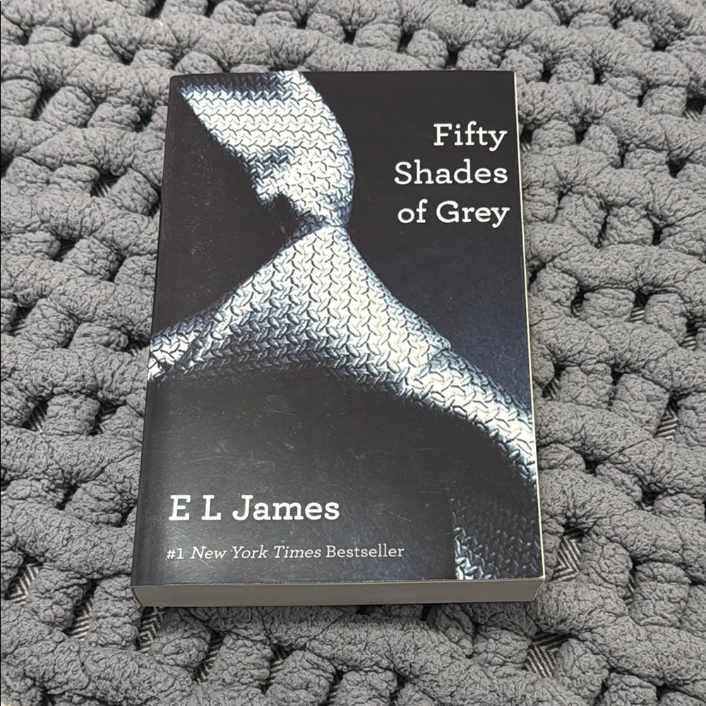 Fifty Shades Trilogy Box Set - All 3 Books Included by E L James - Picture 5 of 10